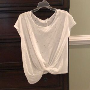 White tee small